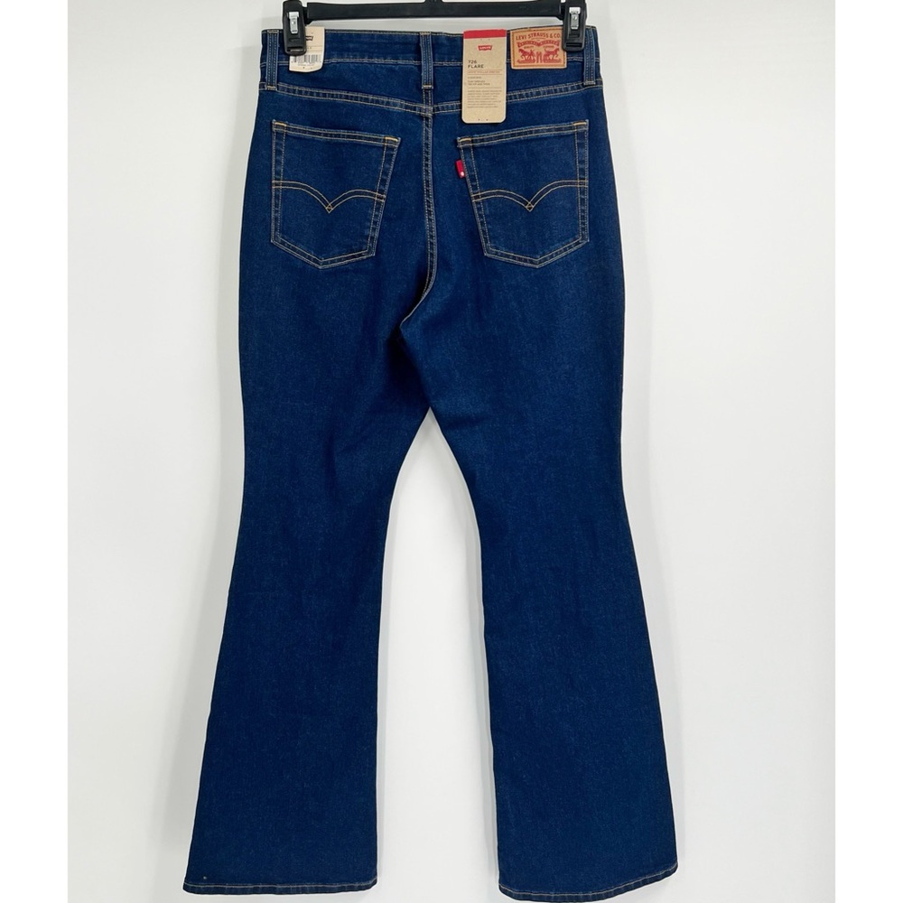 Levi’s 726 High Rise Flare Jeans
Size 30